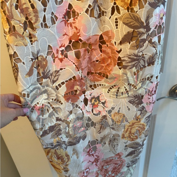 Elliatt Strapless Floral Dress in Cream and Pink - Picture 4 of 6